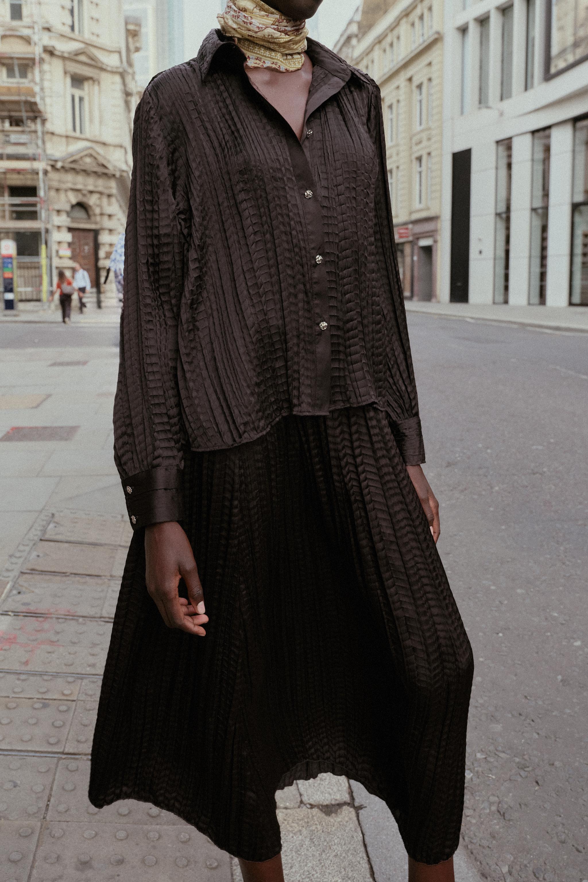 CHEMISE OVERSIZE SATINÉE À EFFET FROISSÉ